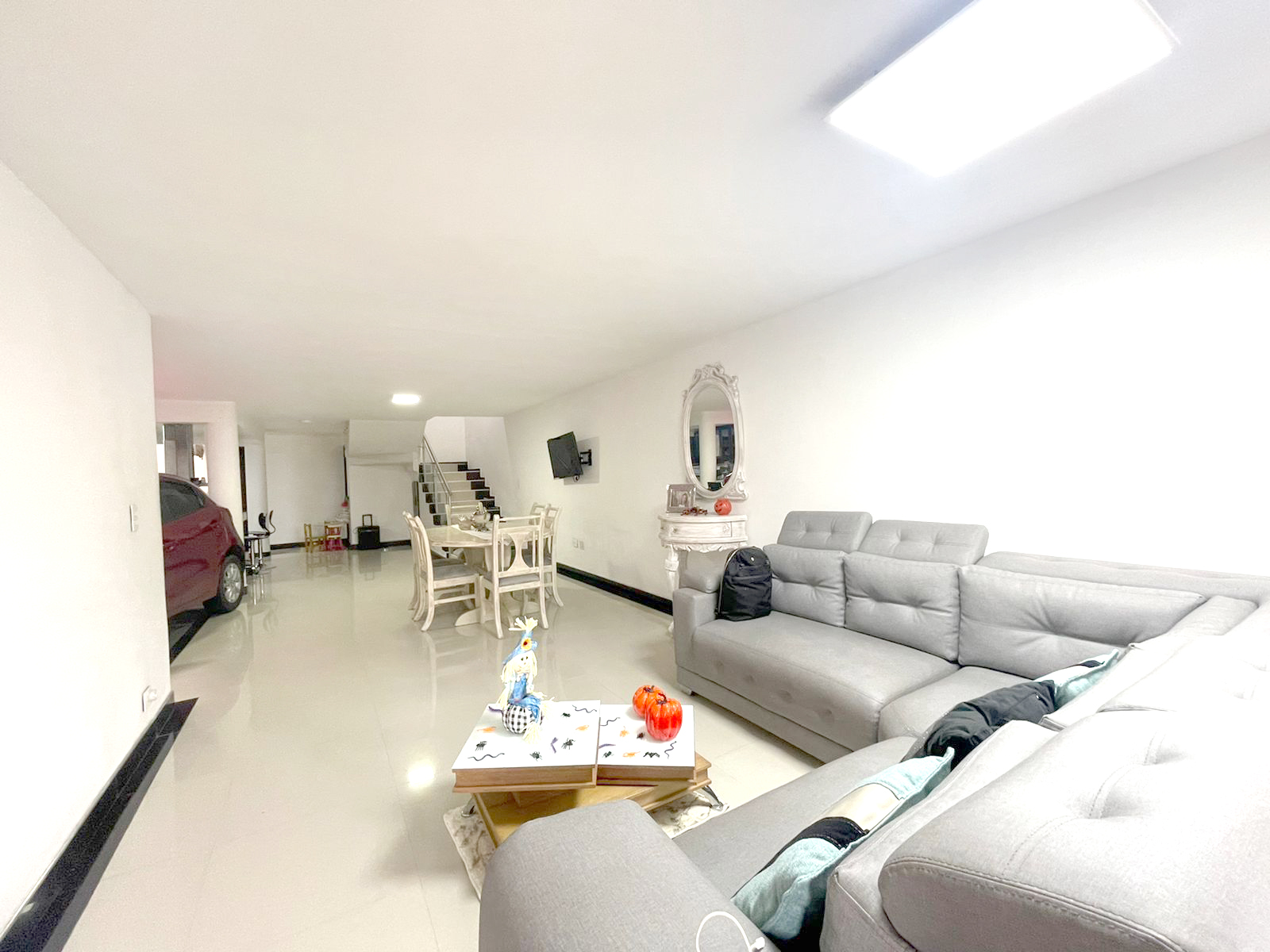 Vendo Casa Medellín, Malibu al lado de la unidad deportiva de belen🍀