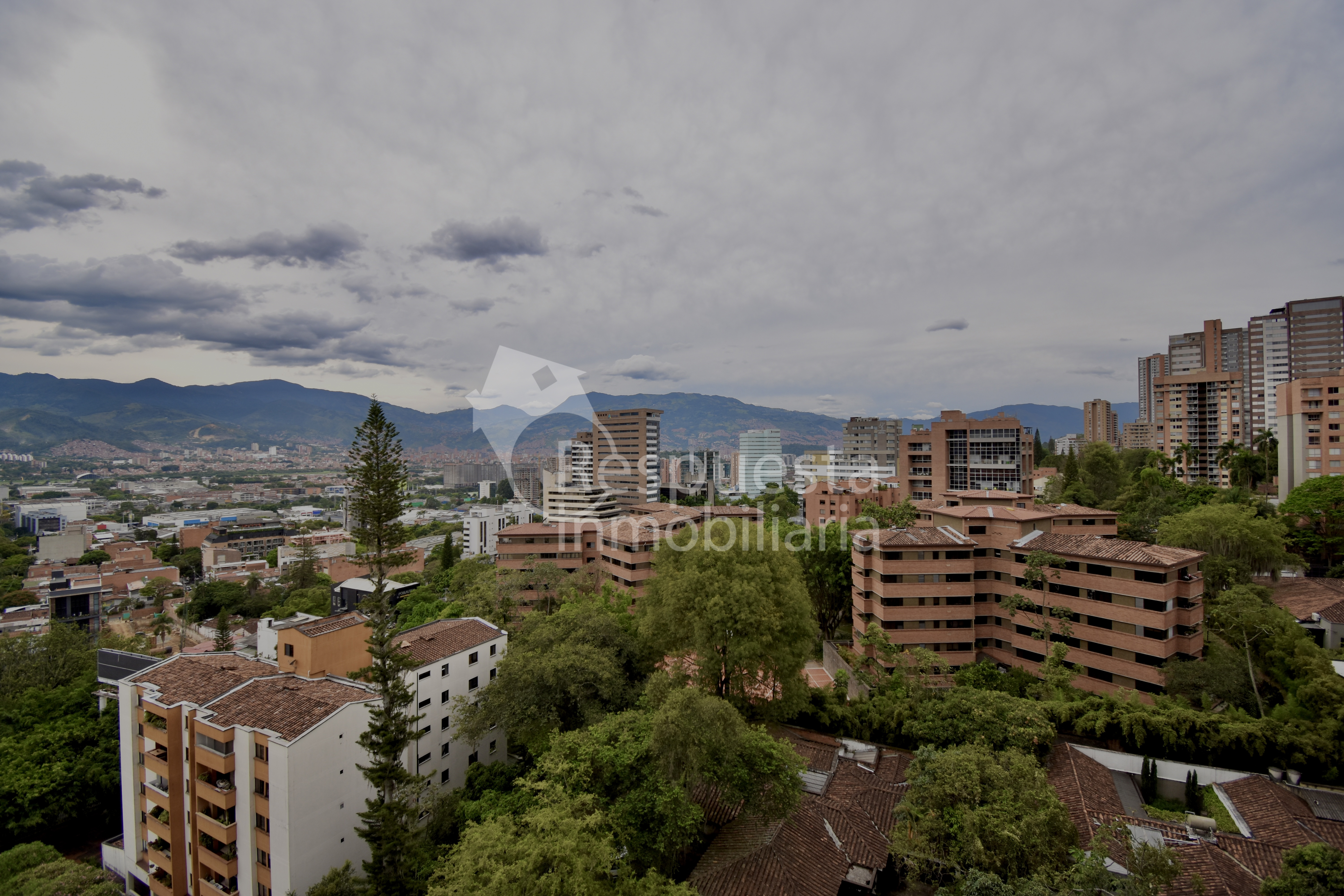 Venta apartamento en el poblado (barrio  Lalinde) - Medellin ✅