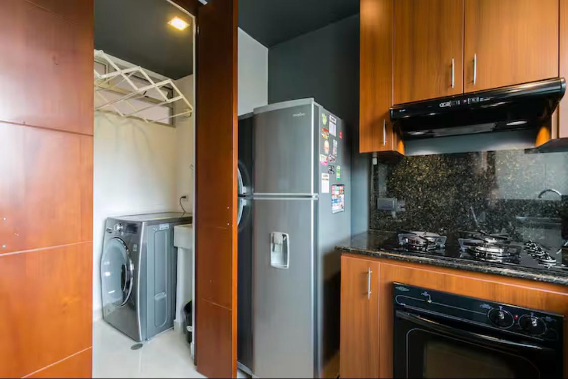 VENDE APARTAESTUDIO EL POBLADO MEDELLIN
