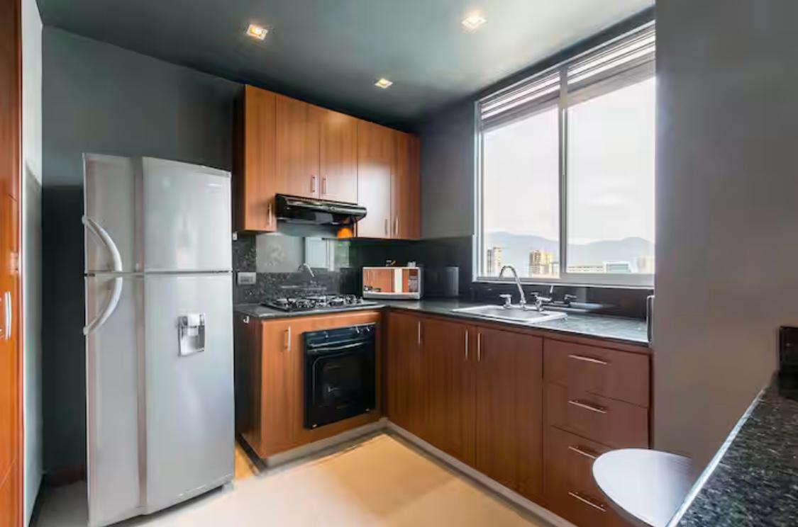 VENDE APARTAESTUDIO EL POBLADO MEDELLIN