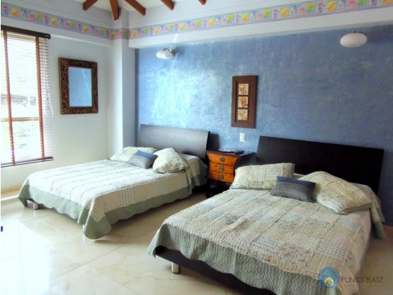 Vendo Casa exclusiva en urbanizacion del Poblado -MEDELLIN