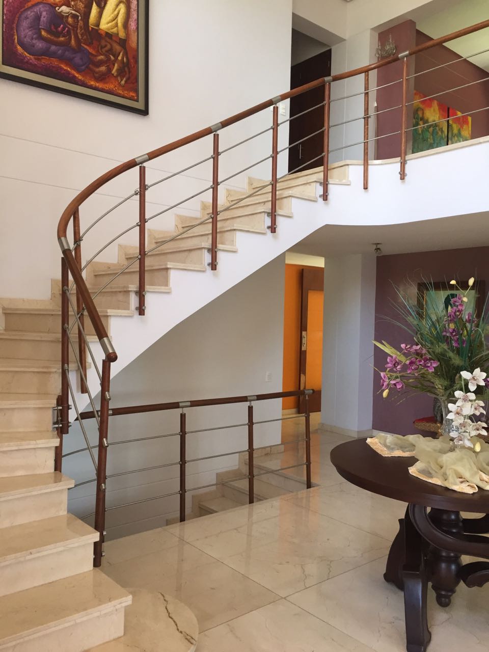 Vendo Casa exclusiva en urbanizacion del Poblado -MEDELLIN