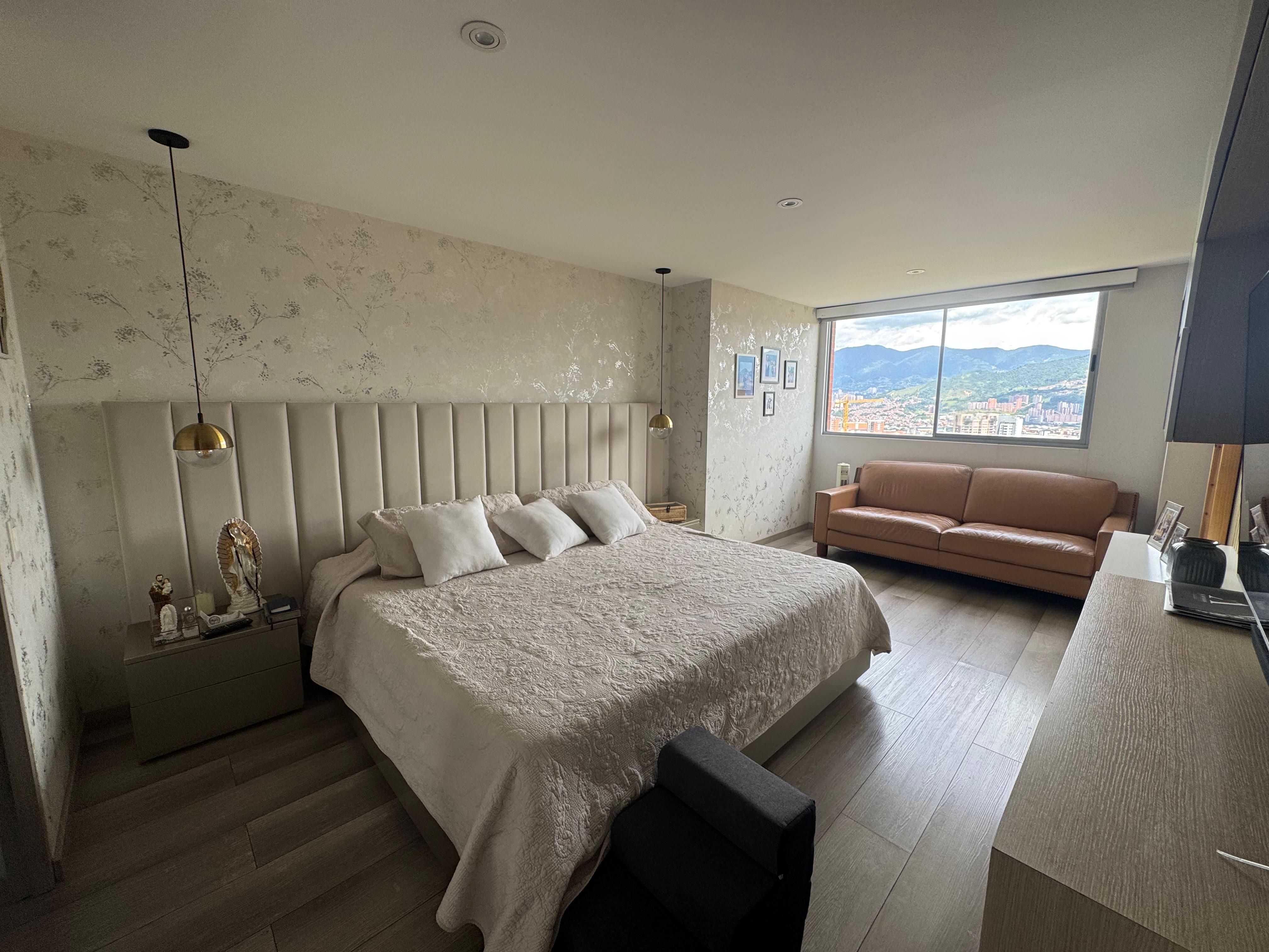 VENDO APARTAMENTO EN EL POBLADO CERCA AL CENTRO COMERCIAL SANTAFE