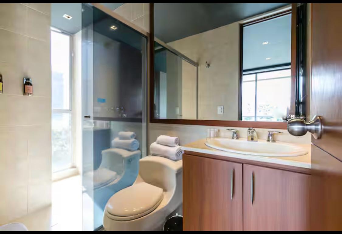 VENDE APARTAESTUDIO EL POBLADO MEDELLIN