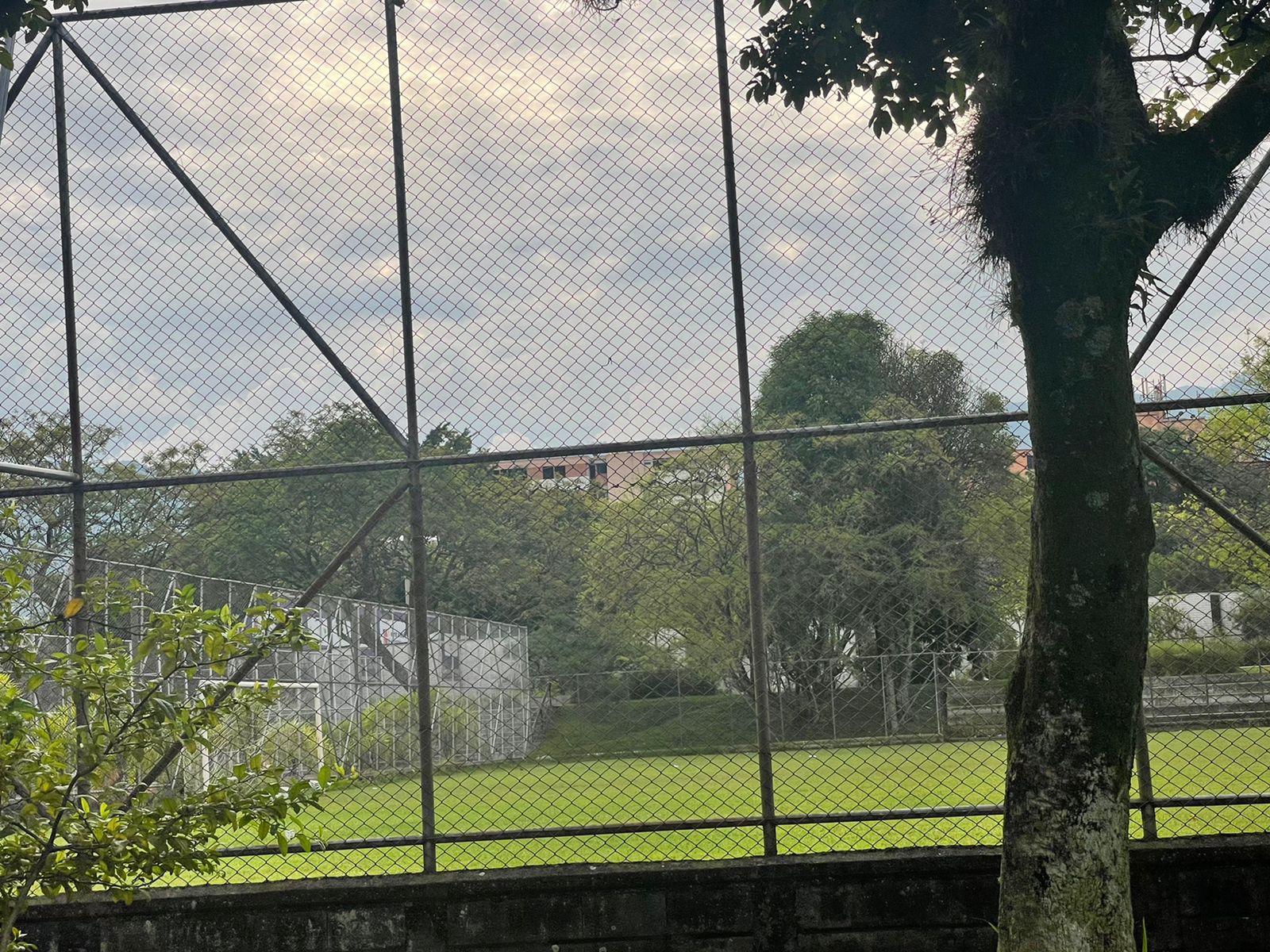 Vendo Casa Medellín, Malibu al lado de la unidad deportiva de belen🍀
