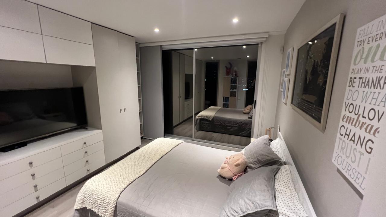 VENTA APARTAMENTO CON TERRAZA EL POBLADO CERCA AL TESORO