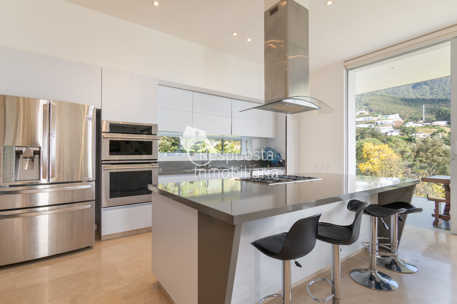 Vendo exclusiva casa MEDELLIN  via Las Palmas  sector chuzcalito 🍀