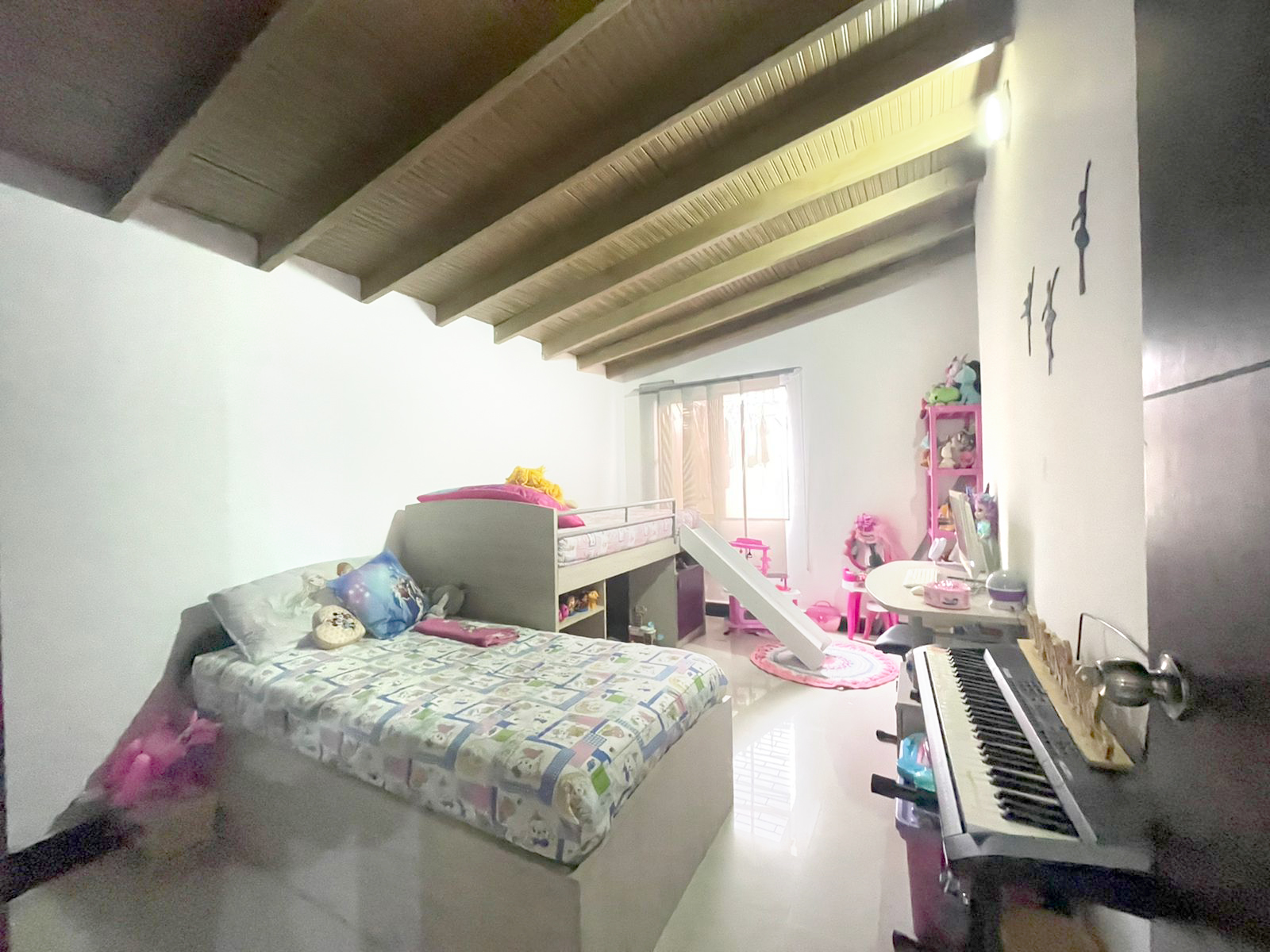 Vendo Casa Medellín, Malibu al lado de la unidad deportiva de belen🍀
