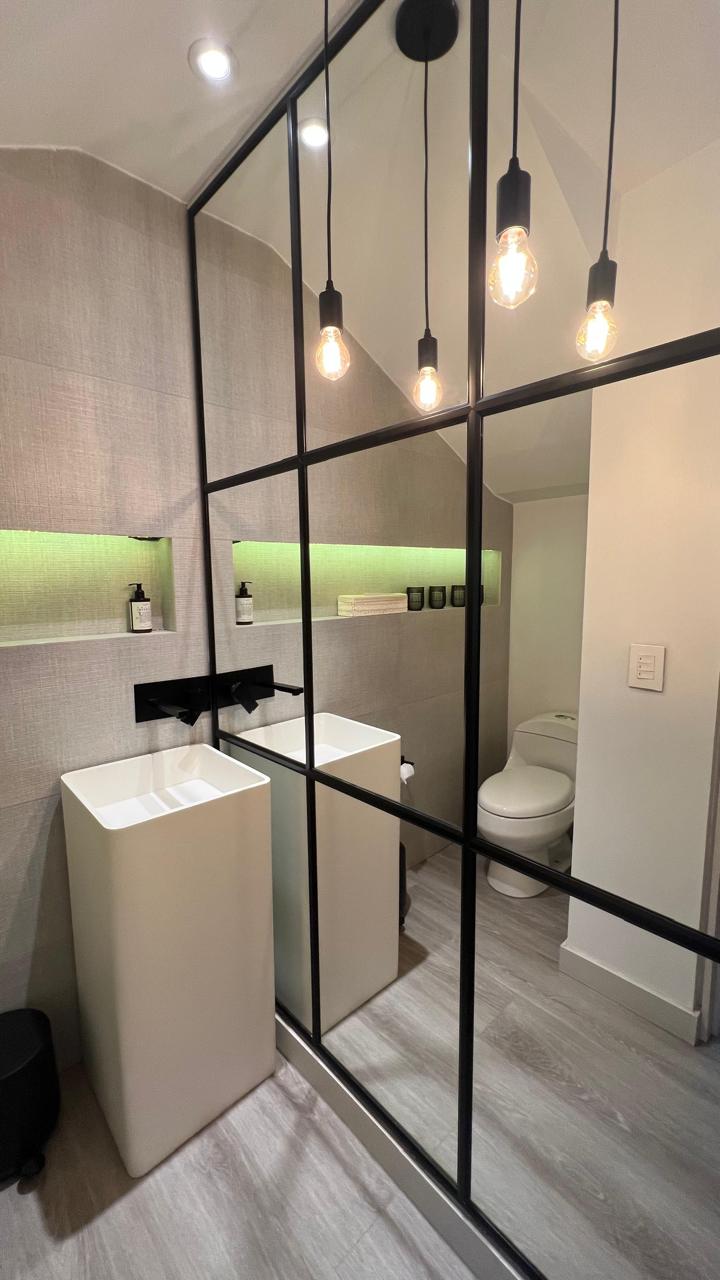 VENTA APARTAMENTO CON TERRAZA EL POBLADO CERCA AL TESORO