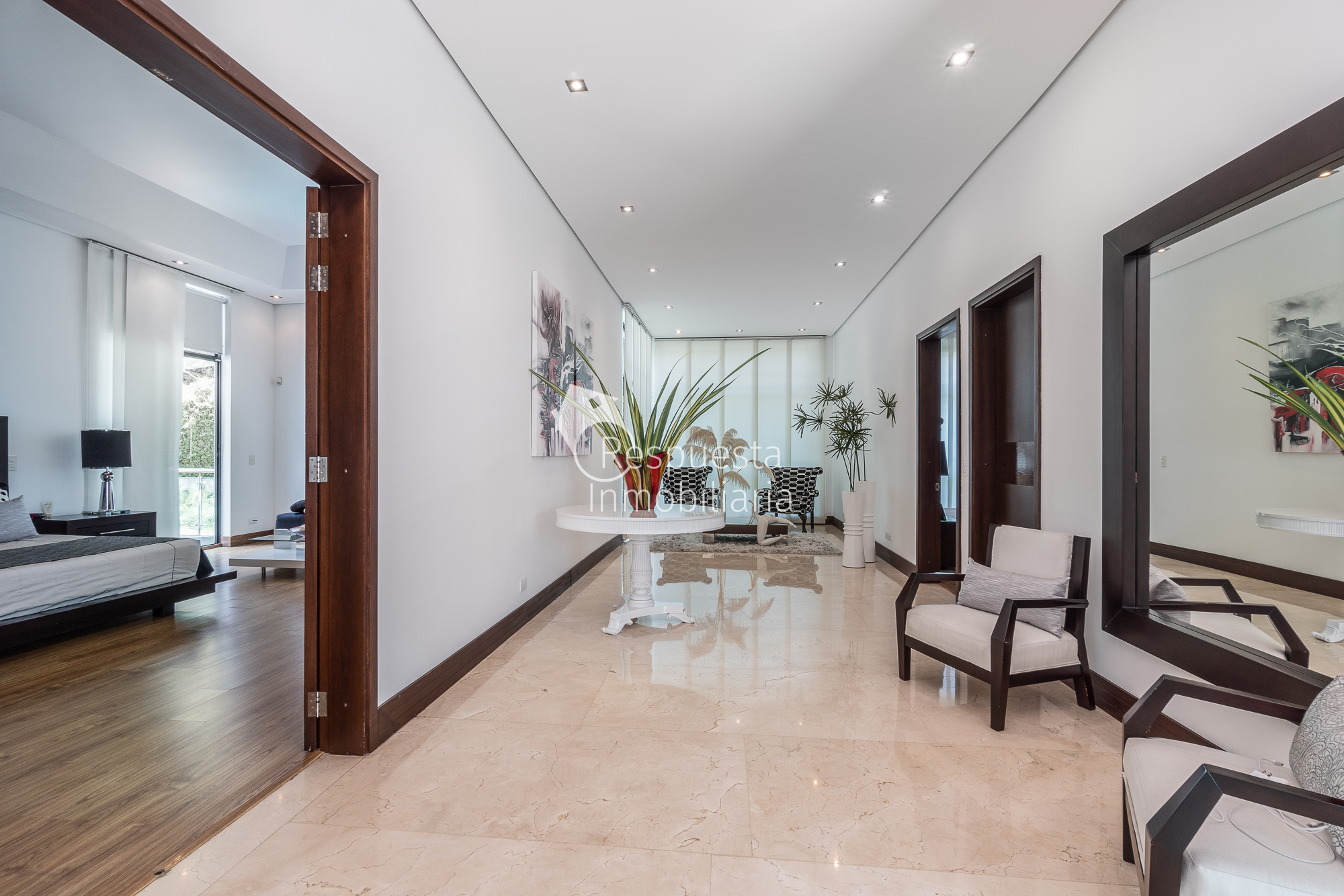 Vendo Casa MEDELLIN Poblado -puedes pagar en dólares-
