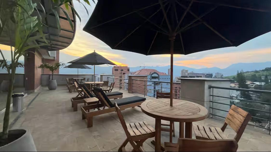 VENDO APARTAESTUDIO POBLADO RENTA CORTA ✅