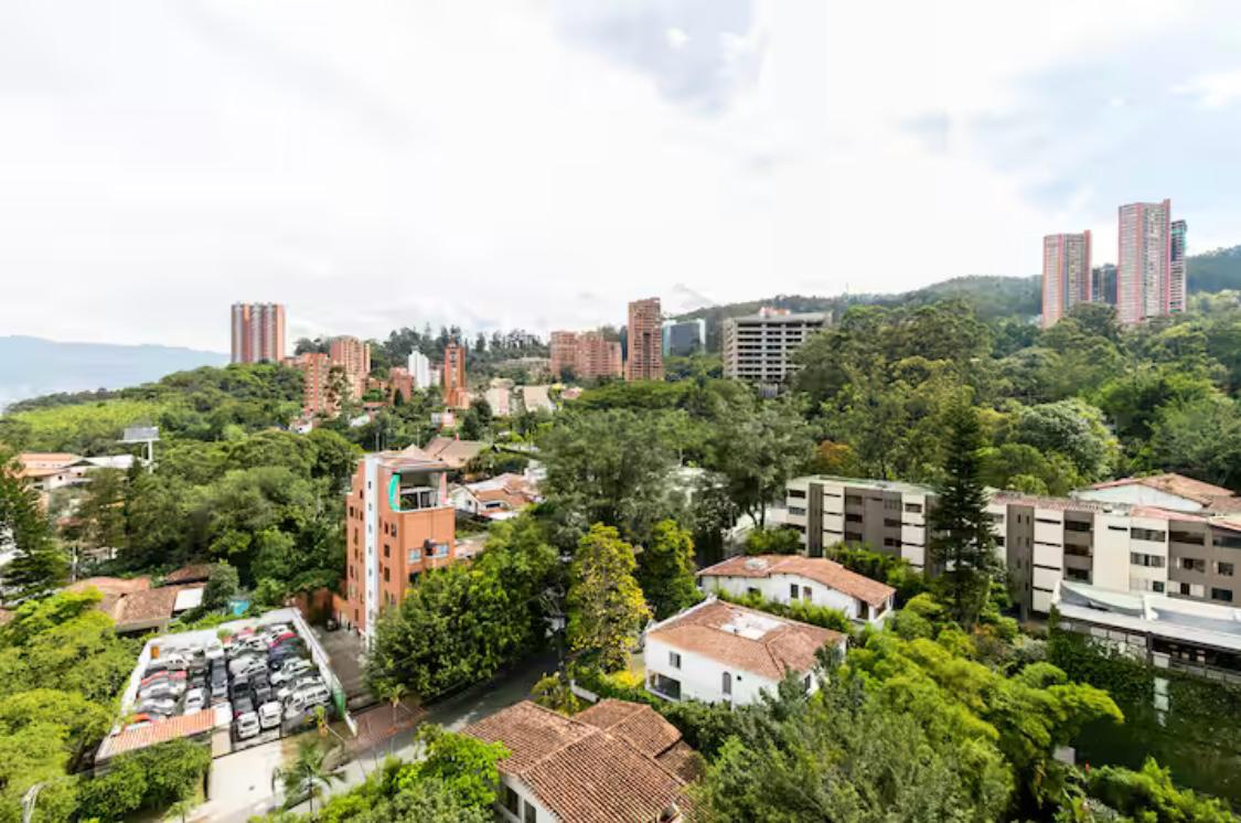 VENDE APARTAESTUDIO EL POBLADO MEDELLIN