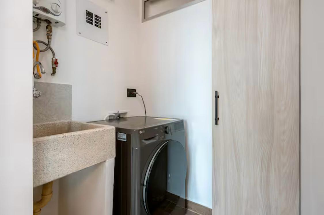 VENDO APARTAESTUDIO POBLADO RENTA CORTA ✅