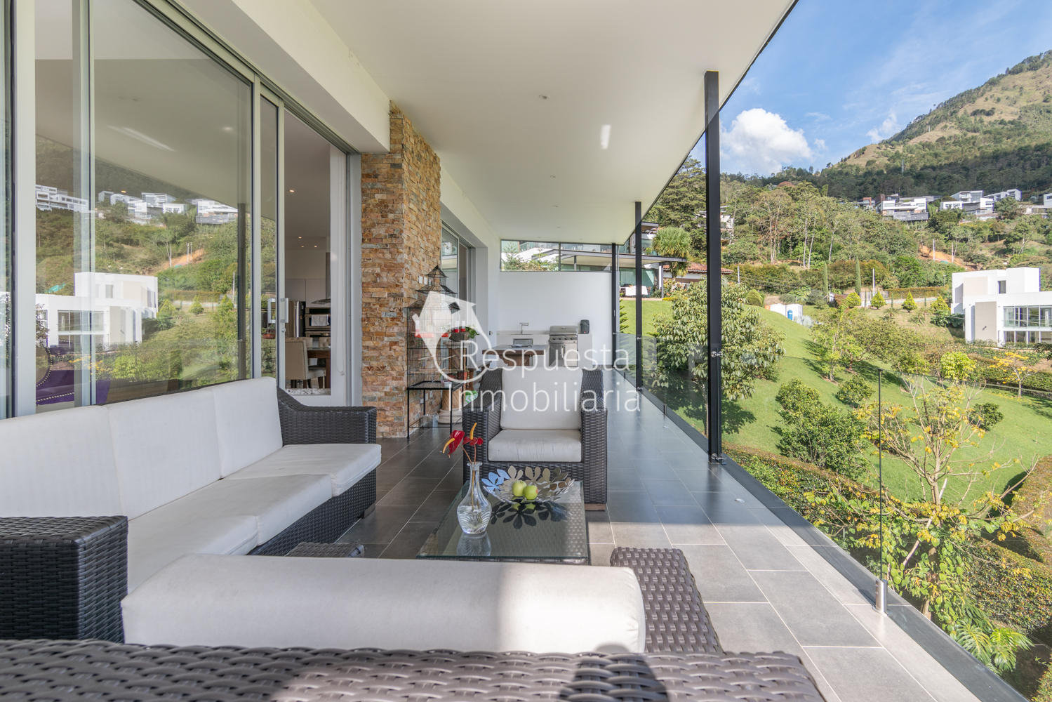 Vendo exclusiva casa MEDELLIN  via Las Palmas  sector chuzcalito 🍀