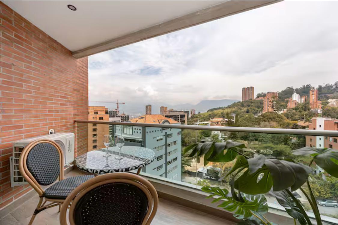 VENDO APARTAESTUDIO POBLADO RENTA CORTA ✅