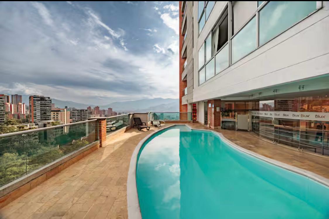 VENDO APARTAESTUDIO POBLADO RENTA CORTA ✅