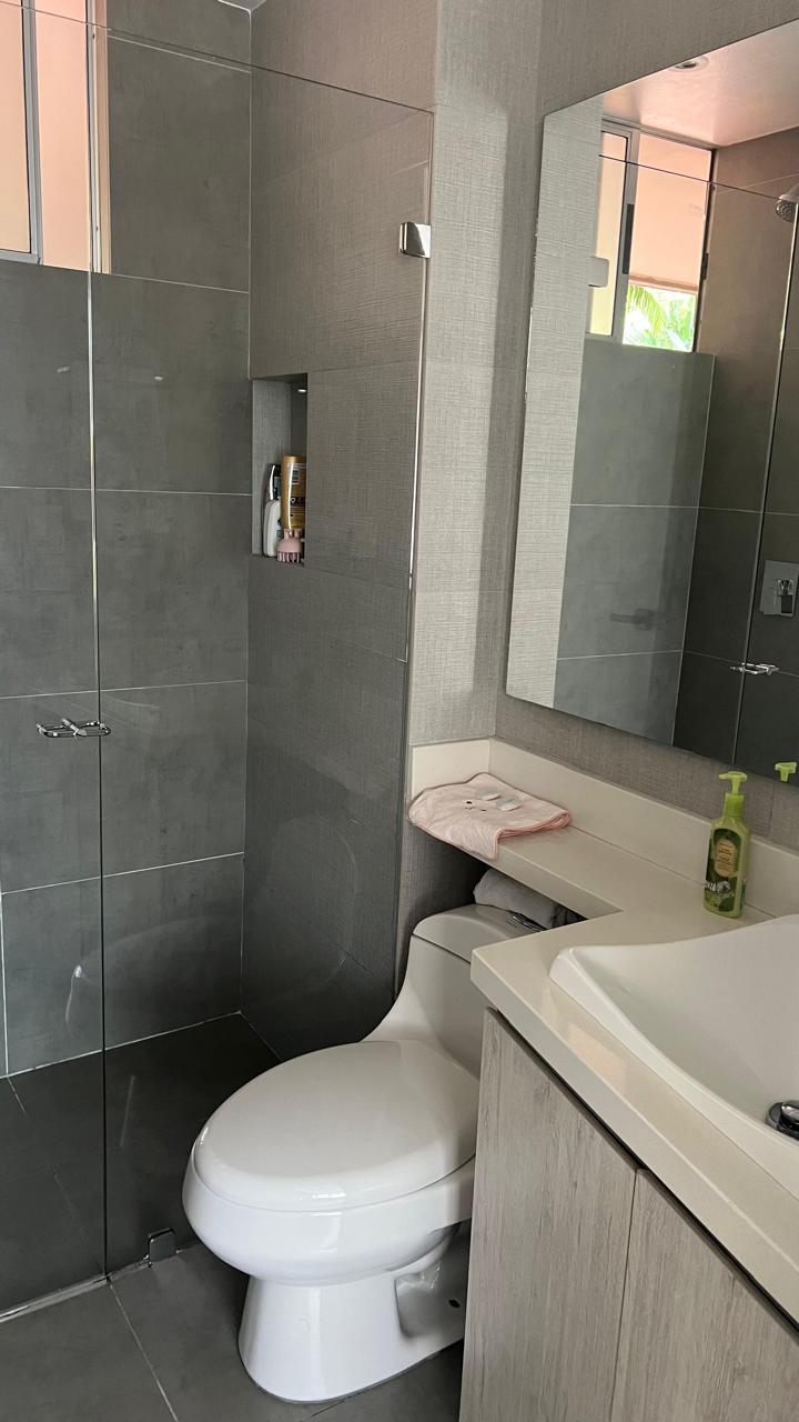 VENTA APARTAMENTO CON TERRAZA EL POBLADO CERCA AL TESORO