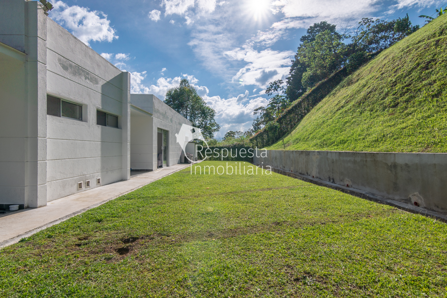 Vendo exclusiva casa MEDELLIN  via Las Palmas  sector chuzcalito 🍀