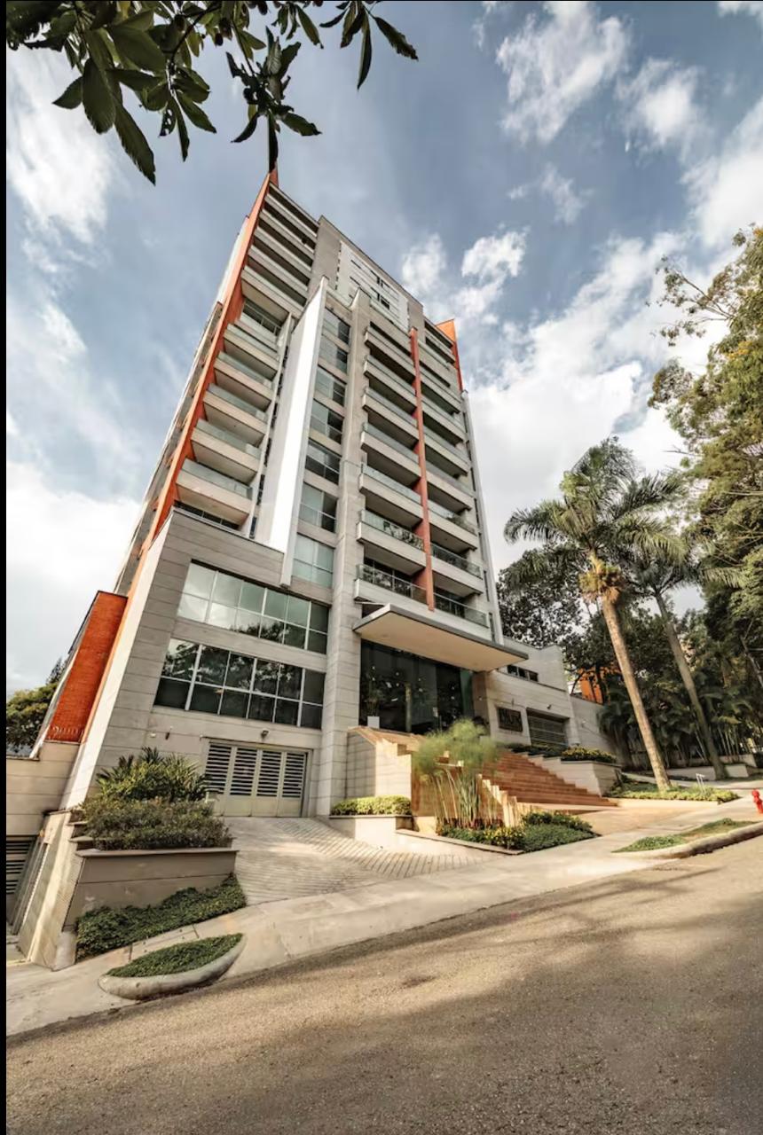 VENDO APARTAESTUDIO POBLADO RENTA CORTA ✅