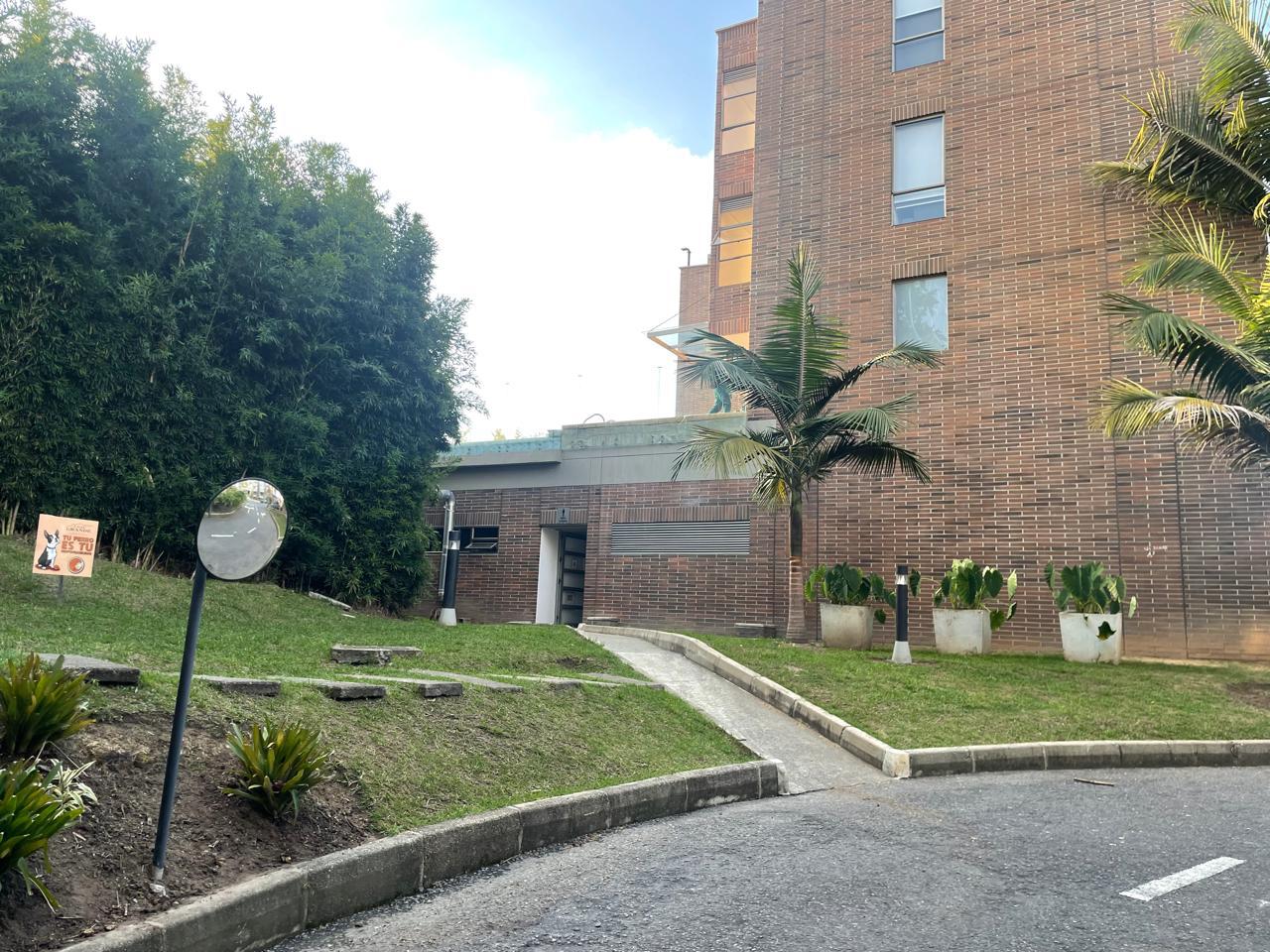 APARTAMENTO _RENTA CORTA por plataforma_  EN LLANOGRANDE 🍀
