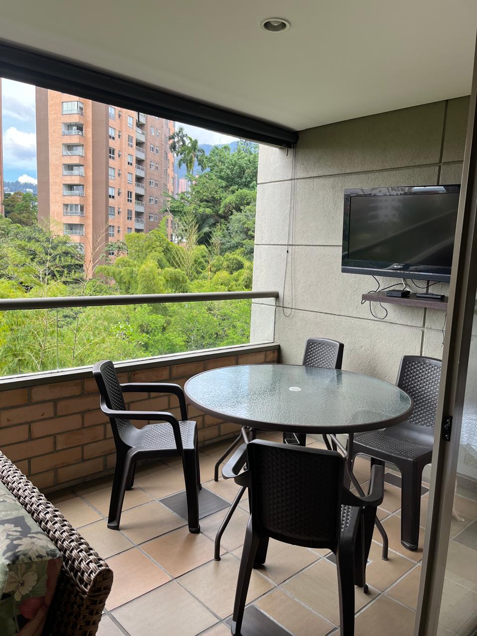 VENTA APARTAMENTO POBLADO CERCA A LA MILLA DE ORO