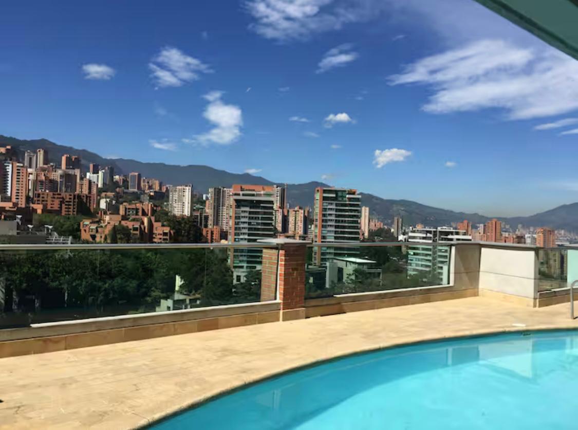 VENDE APARTAESTUDIO EL POBLADO MEDELLIN