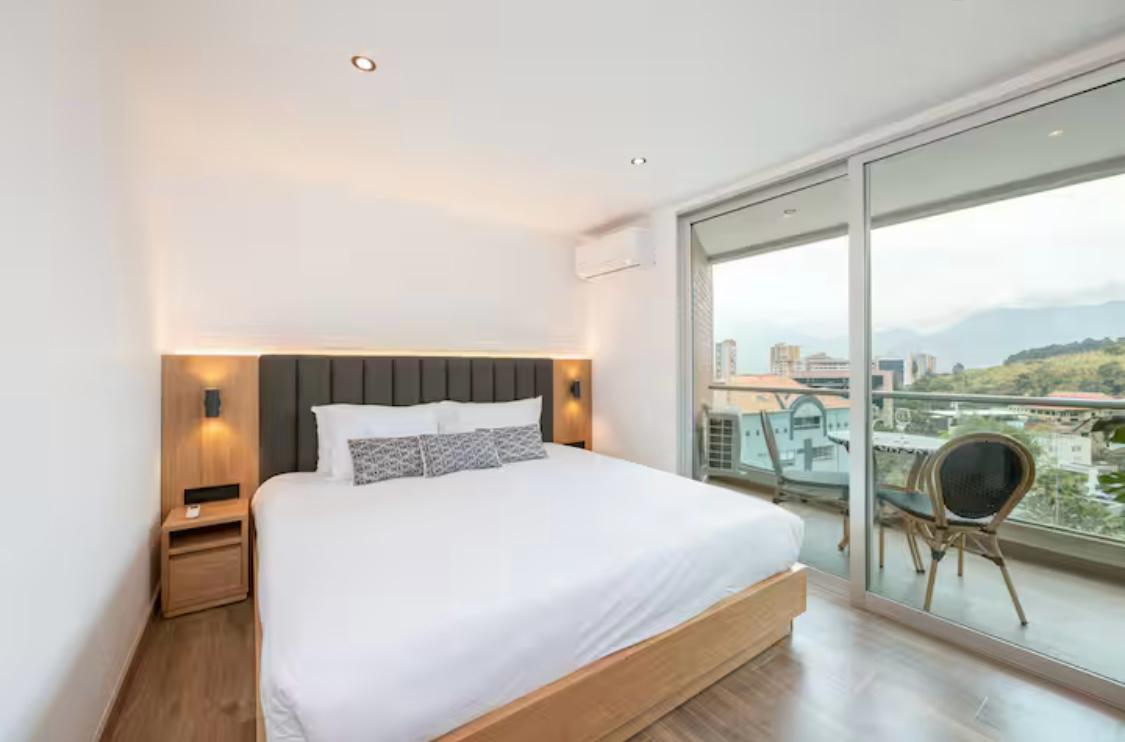 VENDO APARTAESTUDIO POBLADO RENTA CORTA ✅