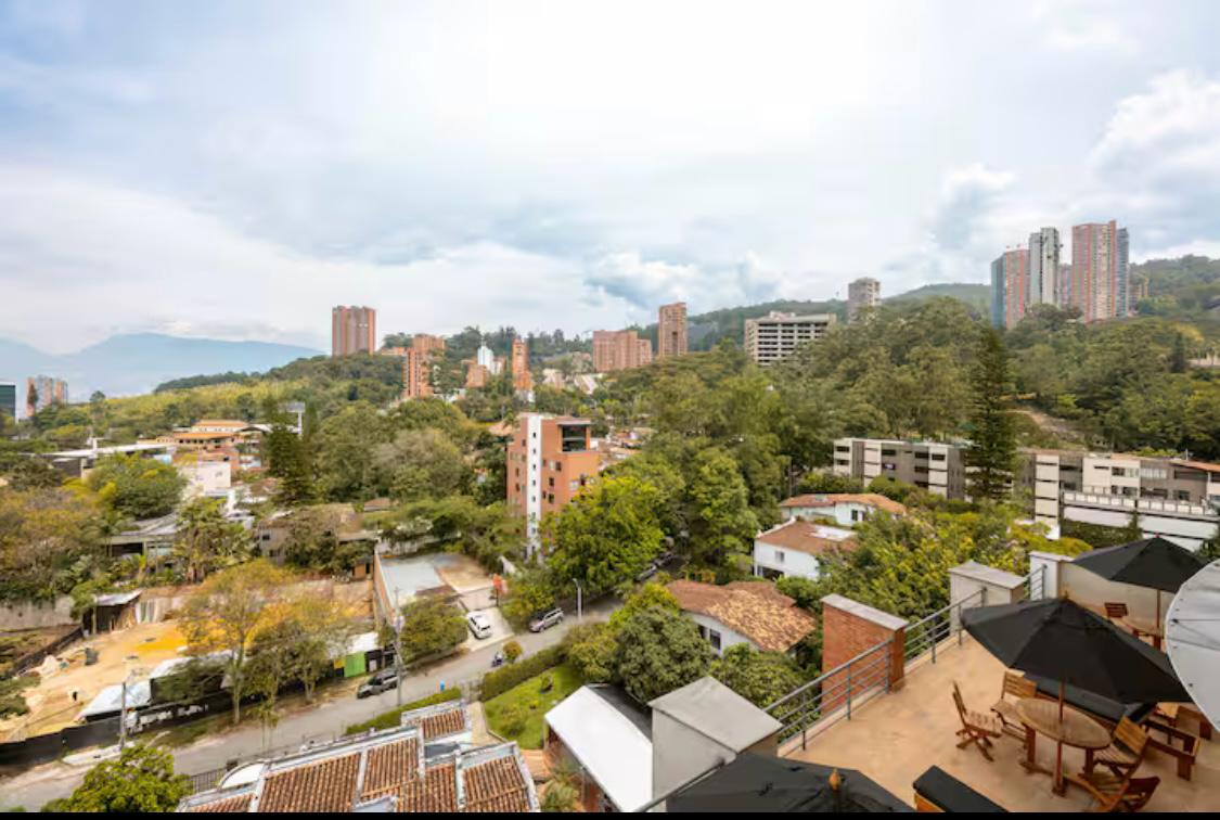 VENDO APARTAESTUDIO POBLADO RENTA CORTA ✅