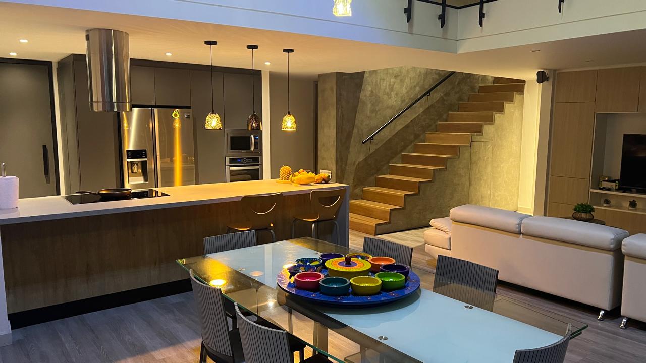 VENTA APARTAMENTO CON TERRAZA EL POBLADO CERCA AL TESORO