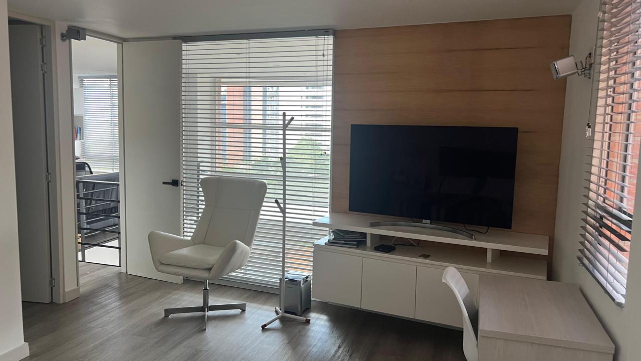 VENTA APARTAMENTO CON TERRAZA EL POBLADO CERCA AL TESORO