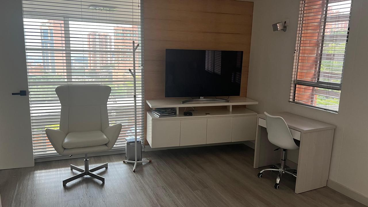 VENTA APARTAMENTO CON TERRAZA EL POBLADO CERCA AL TESORO