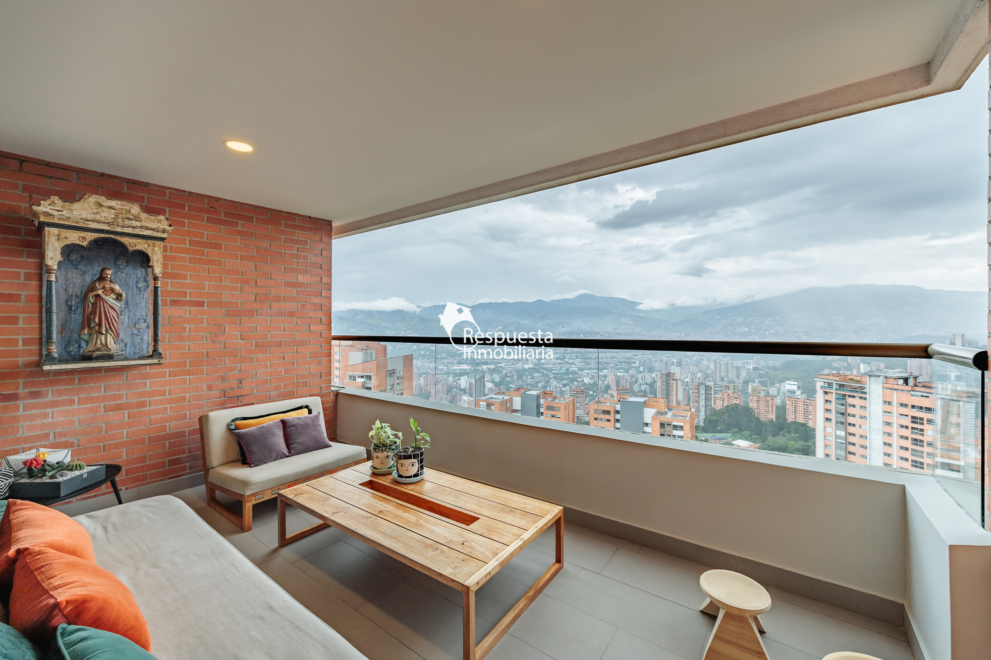 vendo moderno apartamento en El poblado - La calera - Medellín