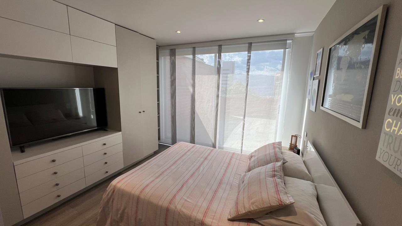 VENTA APARTAMENTO CON TERRAZA EL POBLADO CERCA AL TESORO