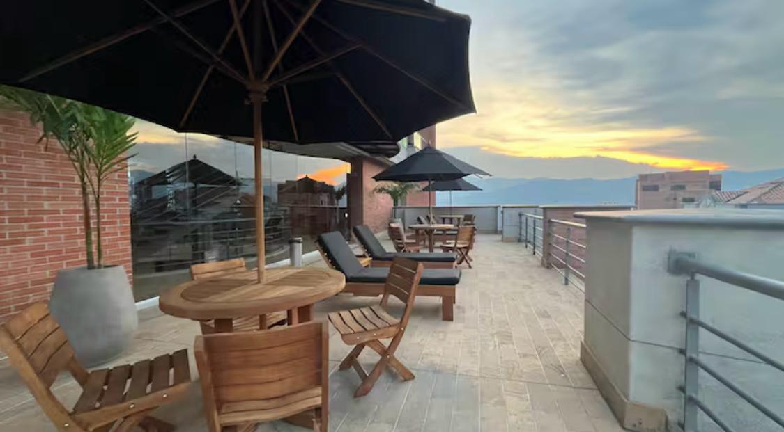 VENDO APARTAESTUDIO POBLADO RENTA CORTA ✅