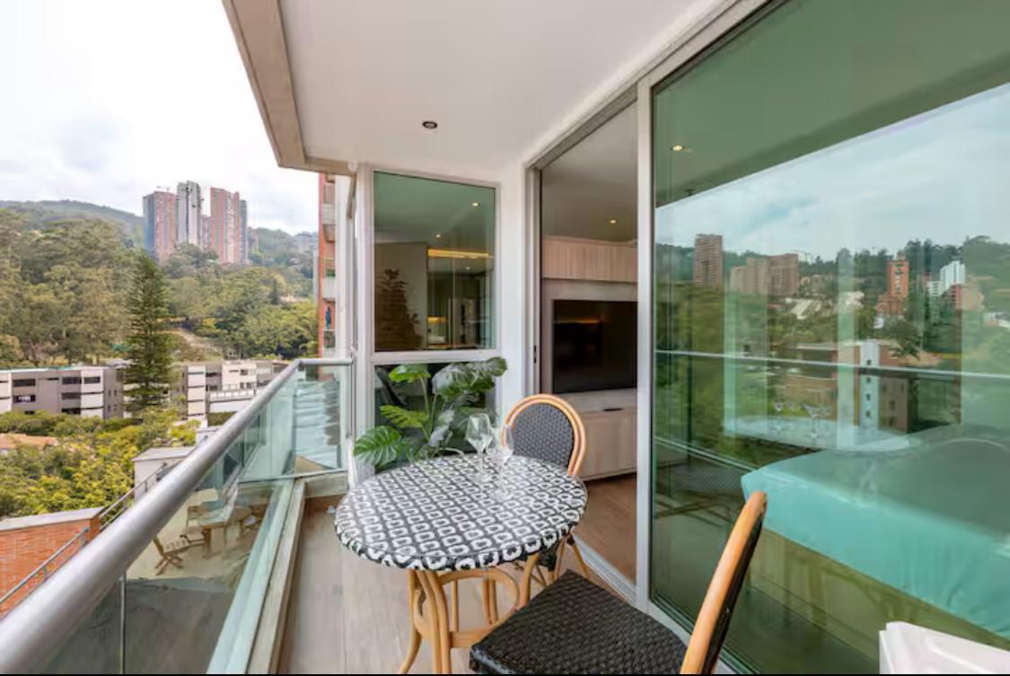 VENDO APARTAESTUDIO POBLADO RENTA CORTA ✅