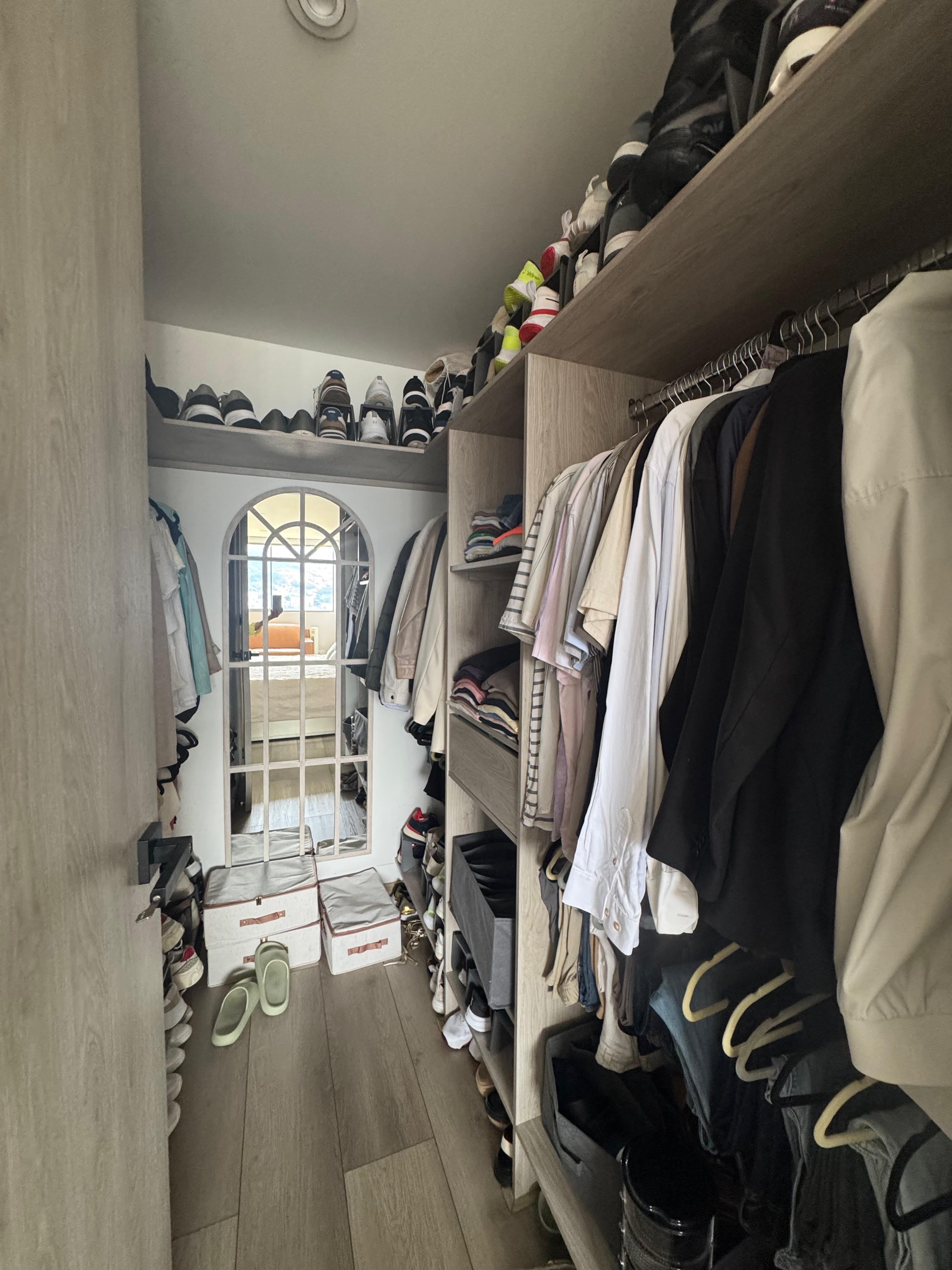 VENDO APARTAMENTO EN EL POBLADO CERCA AL CENTRO COMERCIAL SANTAFE