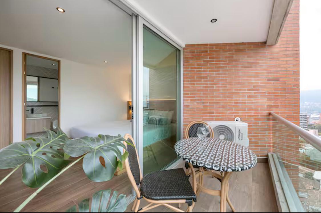 VENDO APARTAESTUDIO POBLADO RENTA CORTA ✅