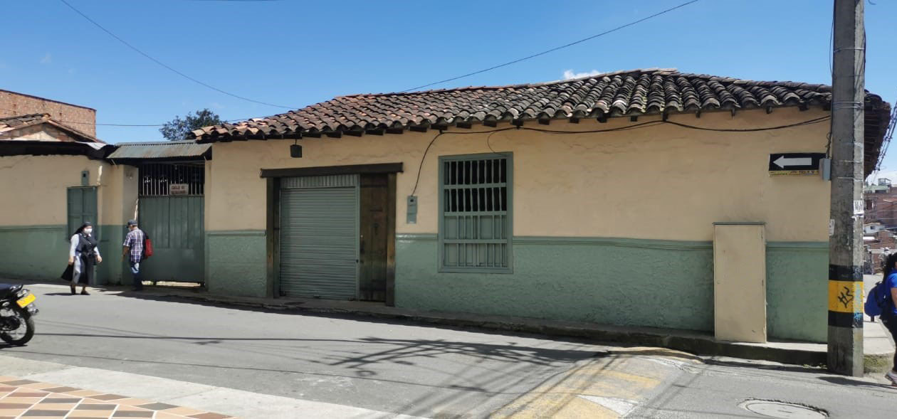 Lote Urbano con Casa Rionegro