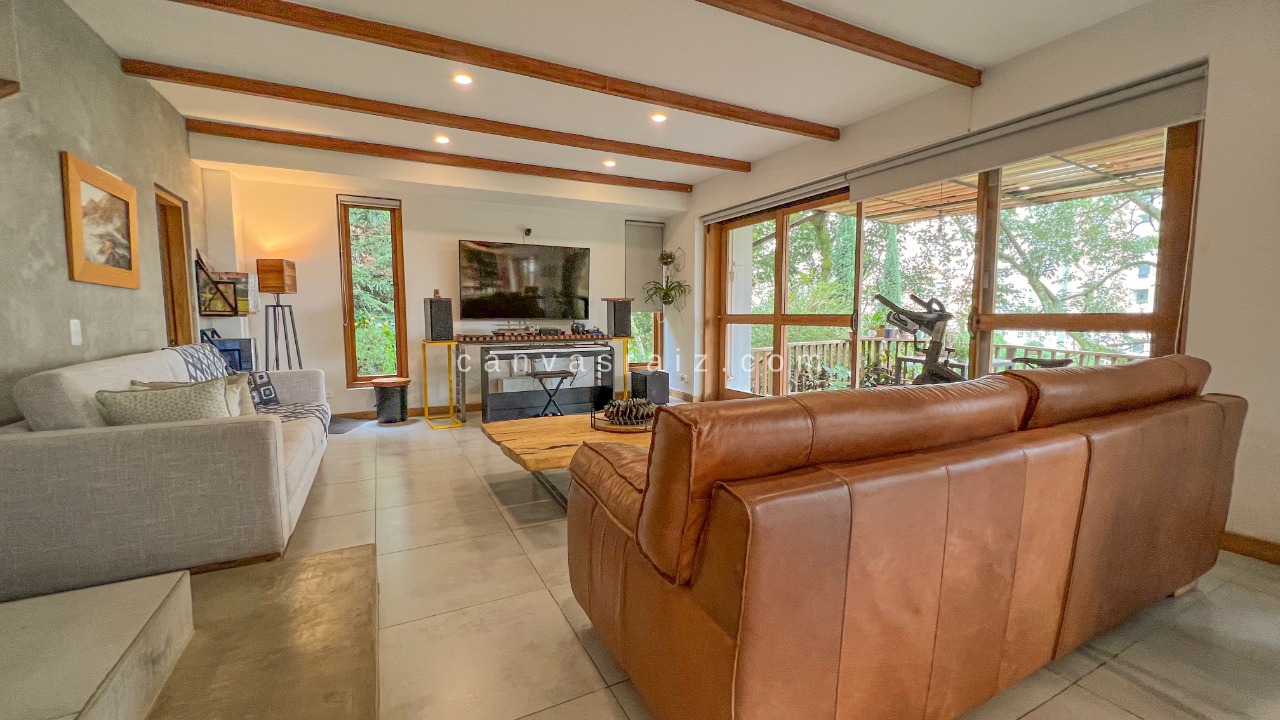 Venta de Casa en Envigado Loma de Las Brujas