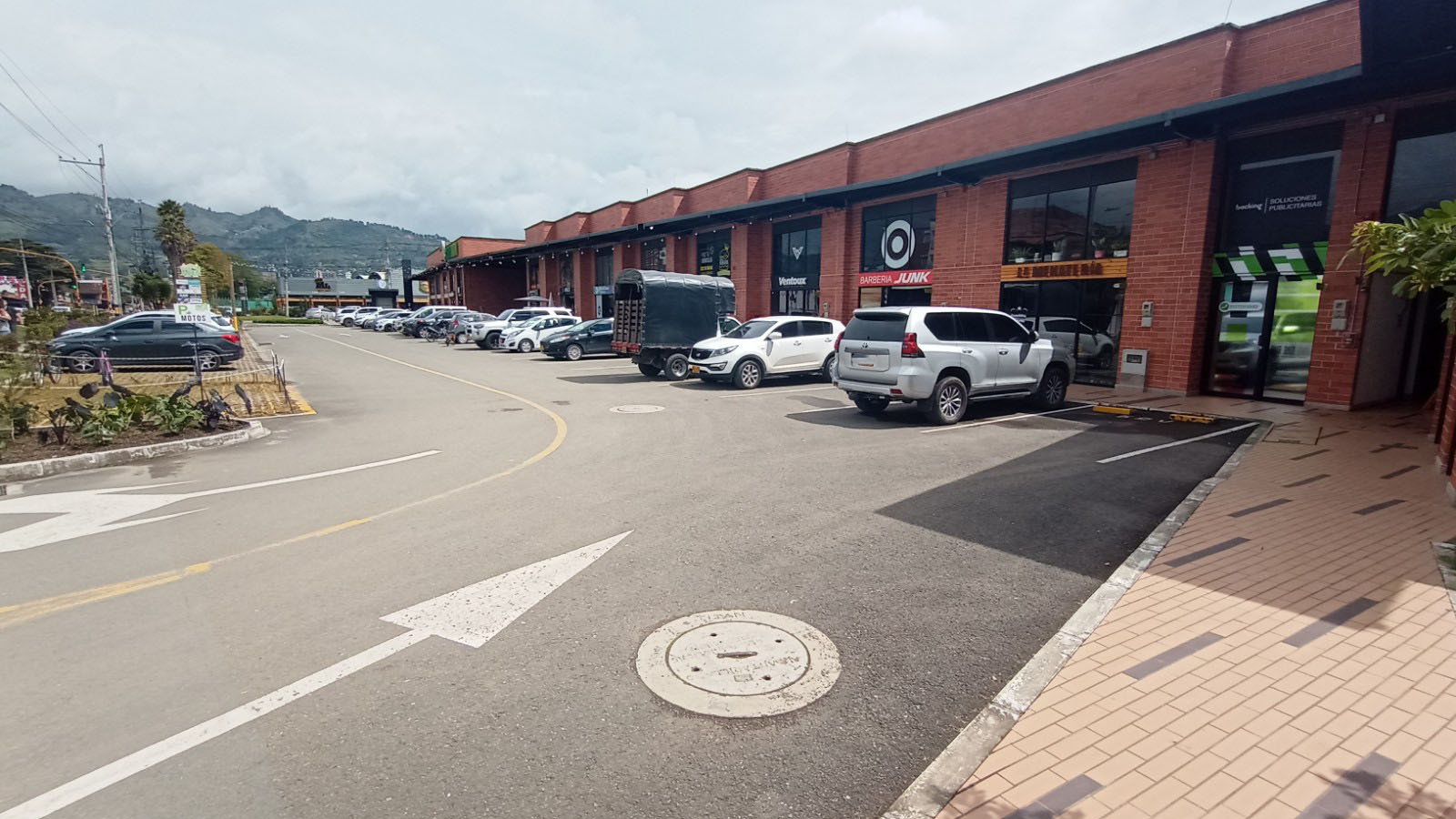 Venta de Locales Comerciales Mall La Ceja