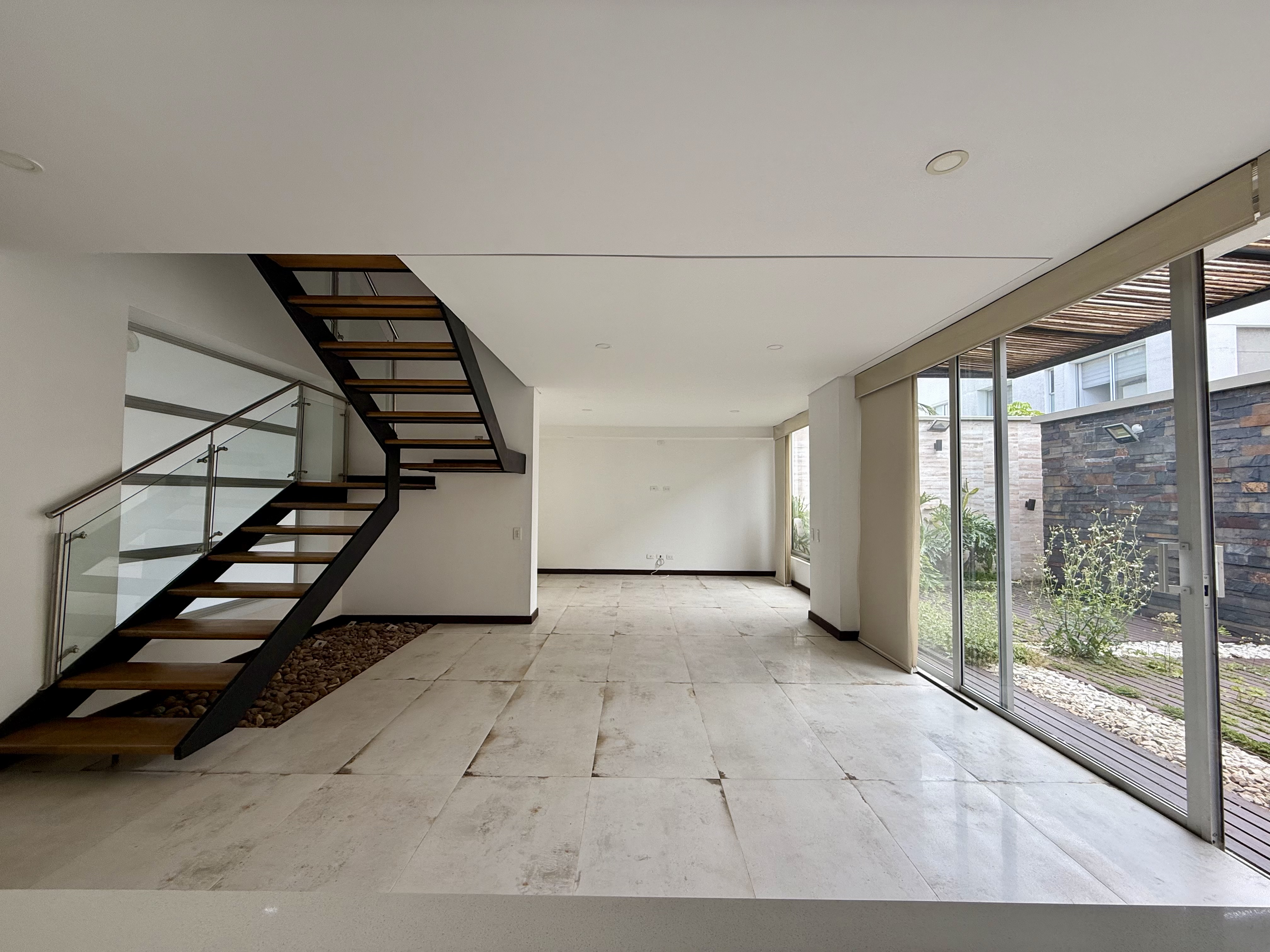 Casa en unidad cerrada en Rionegro sector Barro blanco