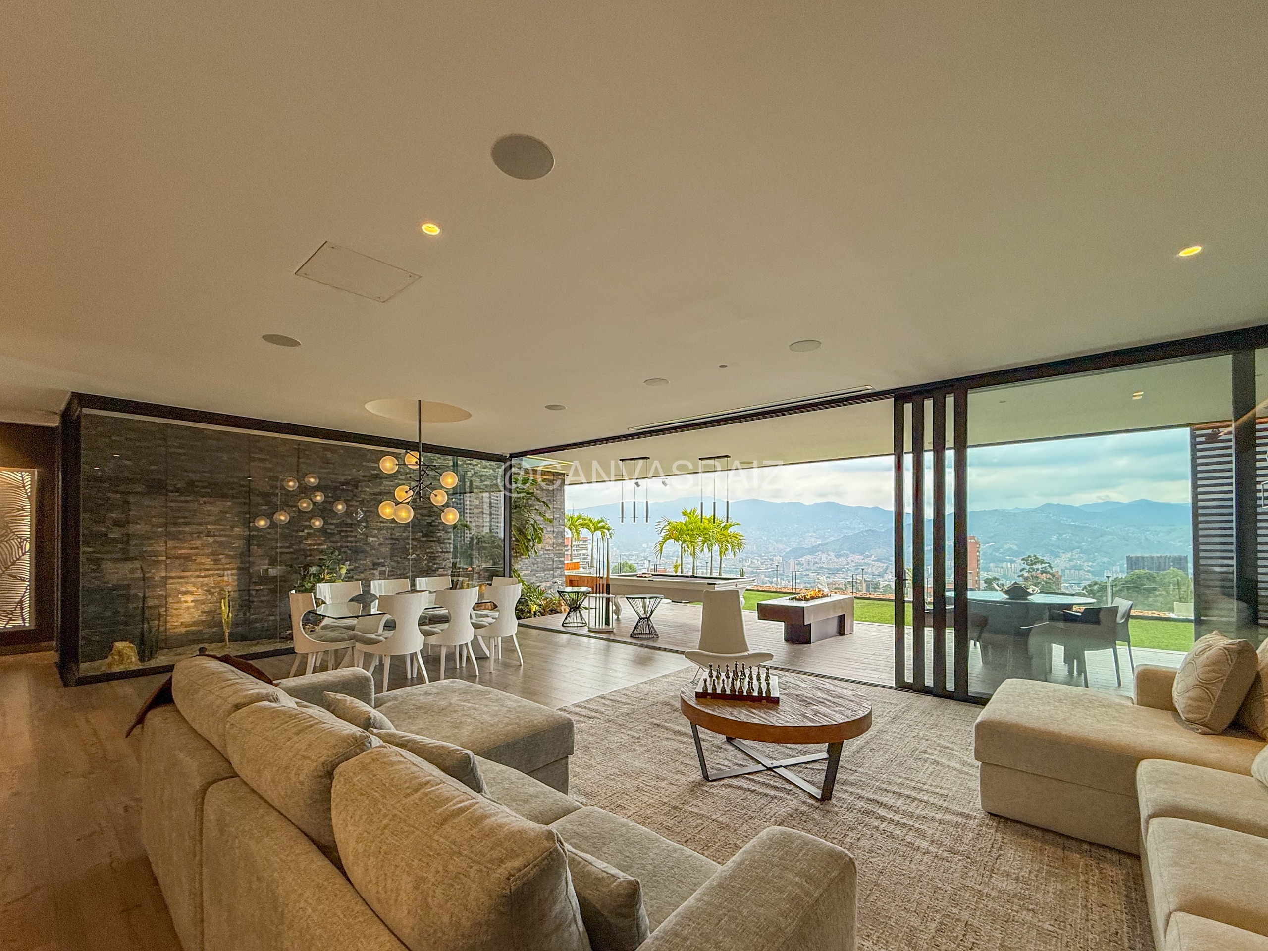 Venta de Apartamento con Espectacular Vista en Medellín - Los Balsos