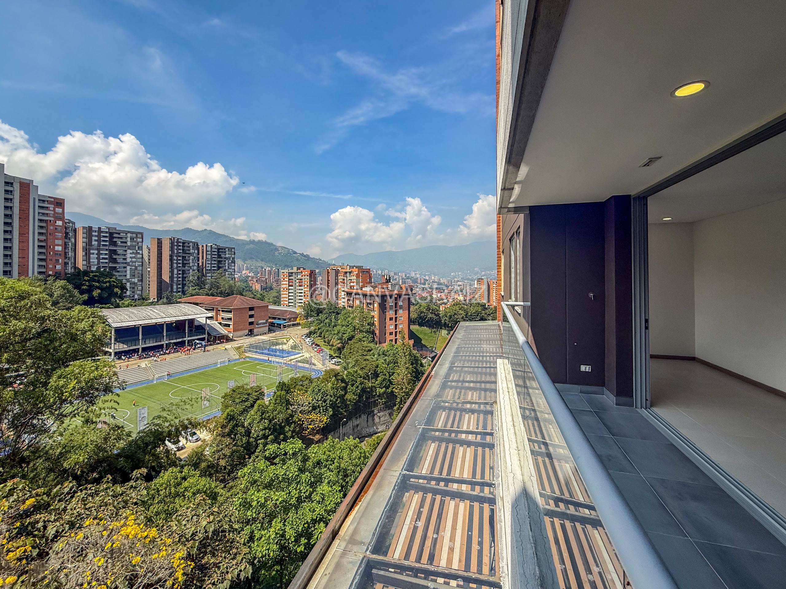 VENTA DE APARTAMENTO SECTOR CUMBRES ENVIGADO
