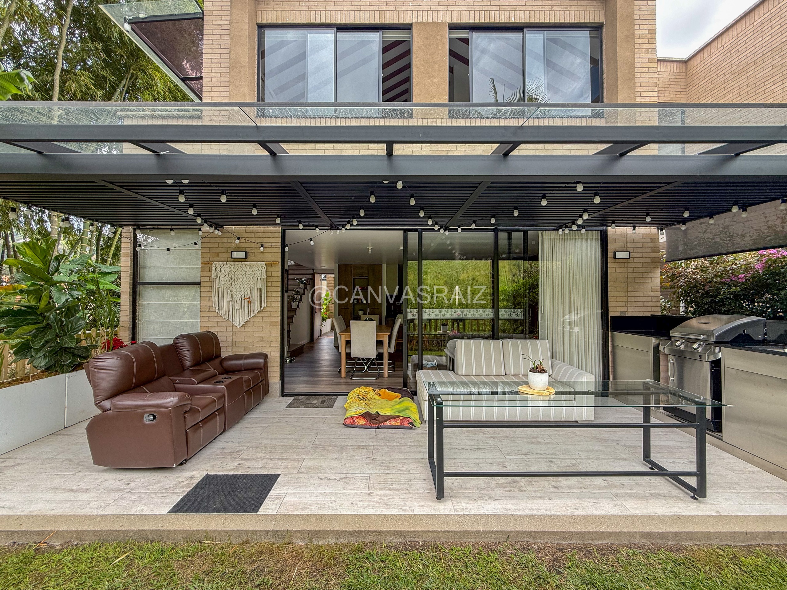 CASA EN UNIDAD CERRADA EN EL RETIRO