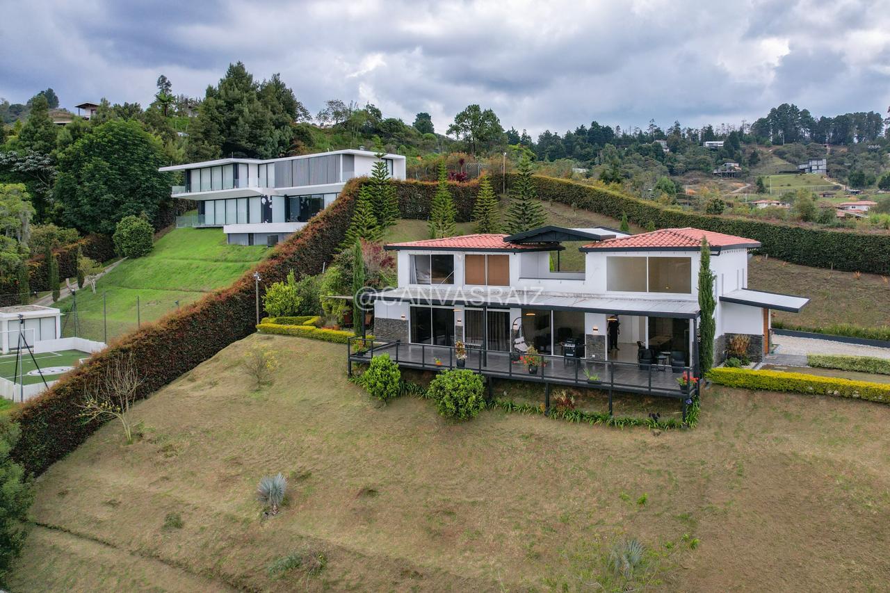 Venta de Casa Campestre en Condominio Sector  Aeropuerto