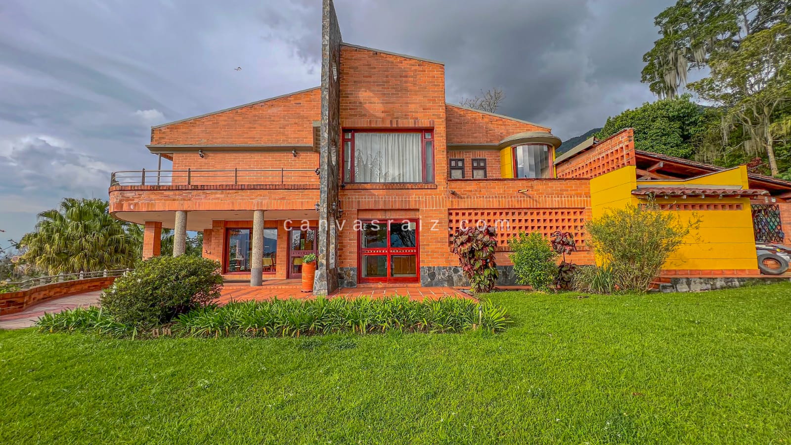 Venta de casa en Envigado Loma Del Chocho - Imagen 2