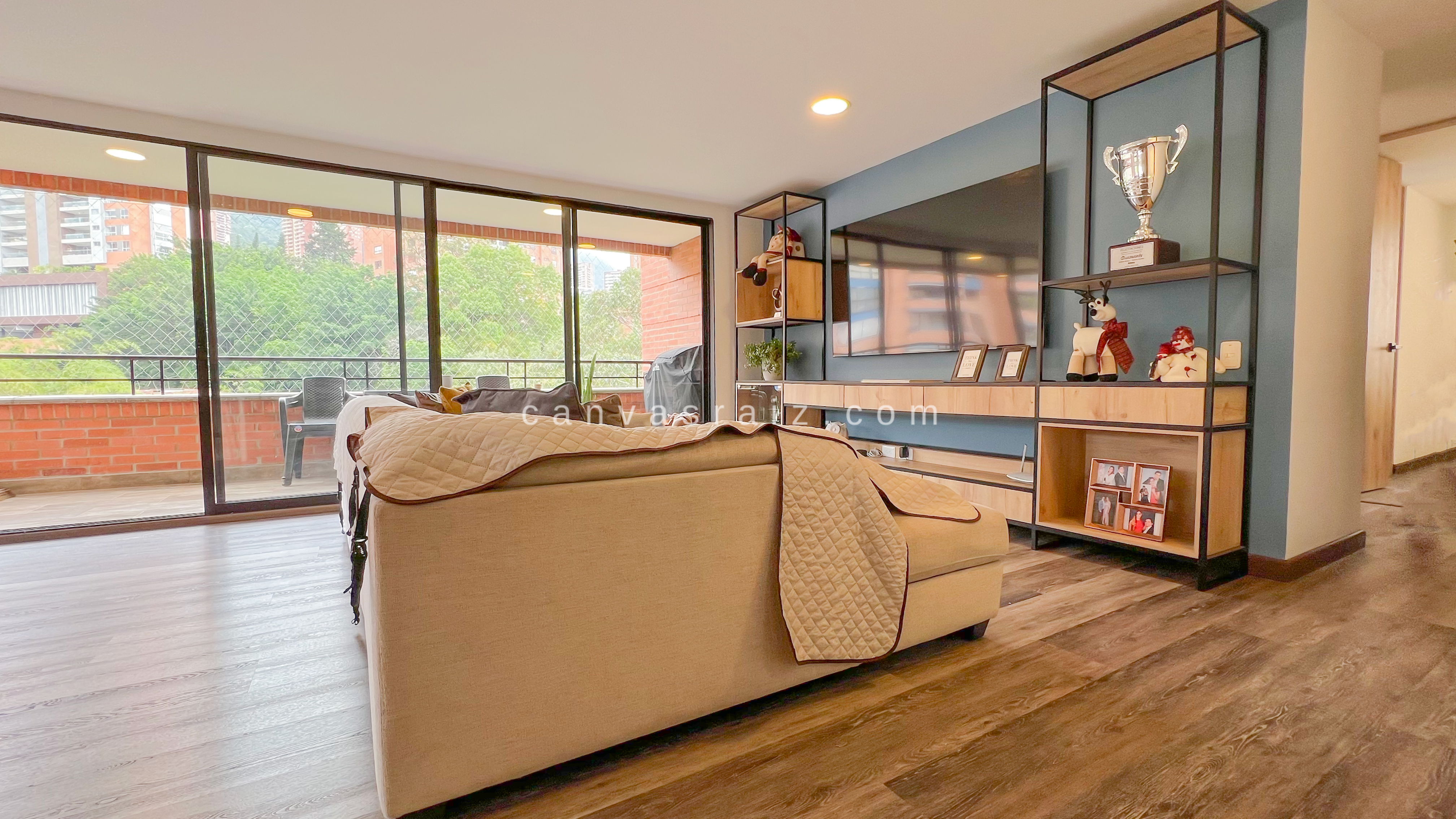 Venta de Apartamento Sector El Tesoro - Imagen 2