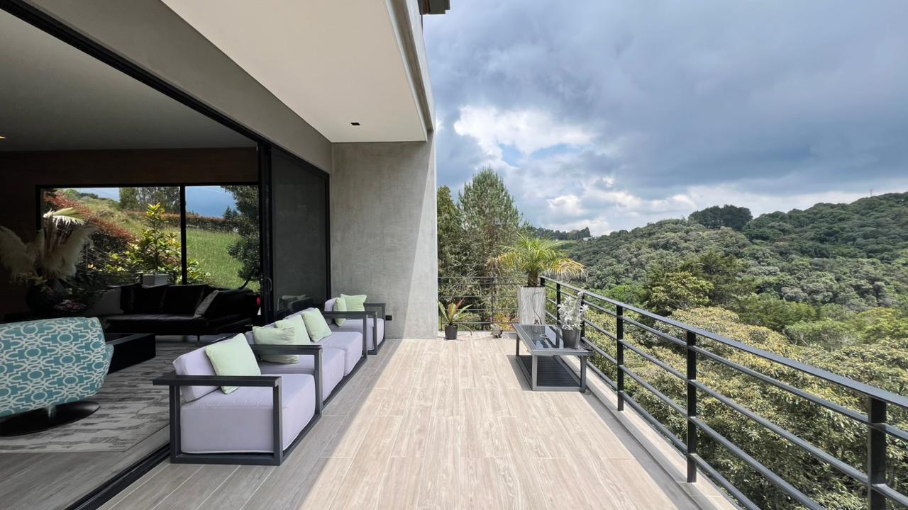 VENTA DE CASA DE LUJO EN EL ALTO DE LAS PALMAS