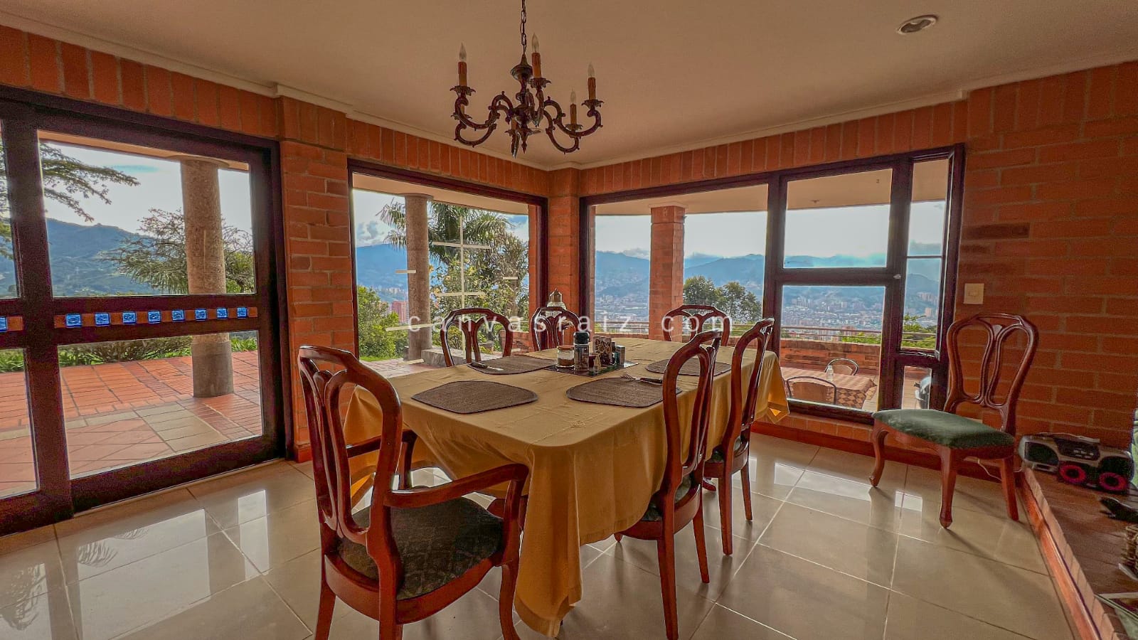 Venta de casa en Envigado Loma Del Chocho - Imagen 4