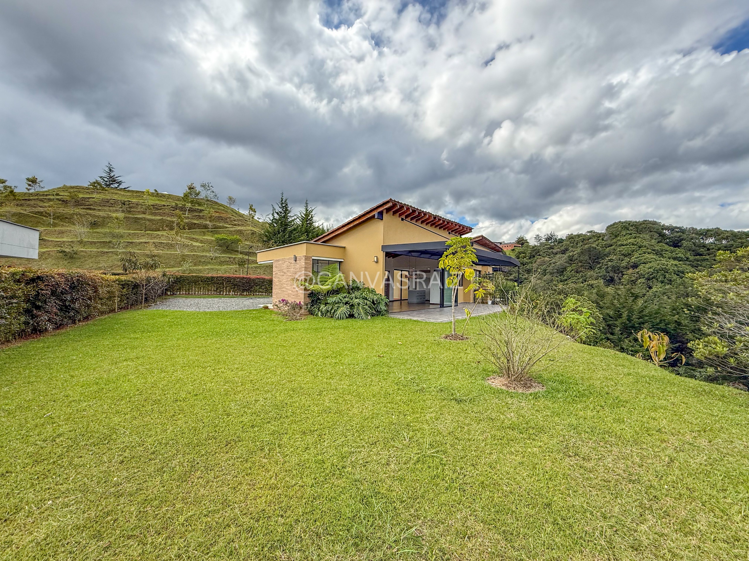 CASA CAMPESTRE EN ARRIENDO EN PARCELACION EN EL RETIRO